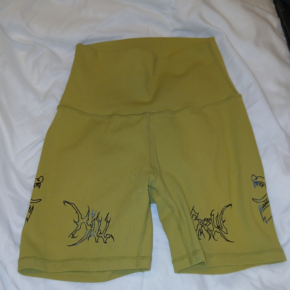 Kill Crew Wolf Scrunch Biker Shorts In Olive /black